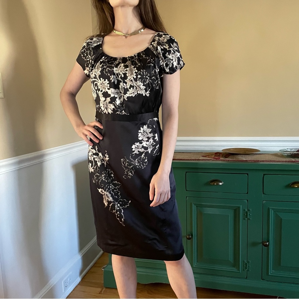 Elie Tahari Silk Floral Dress w Cap Sleeves